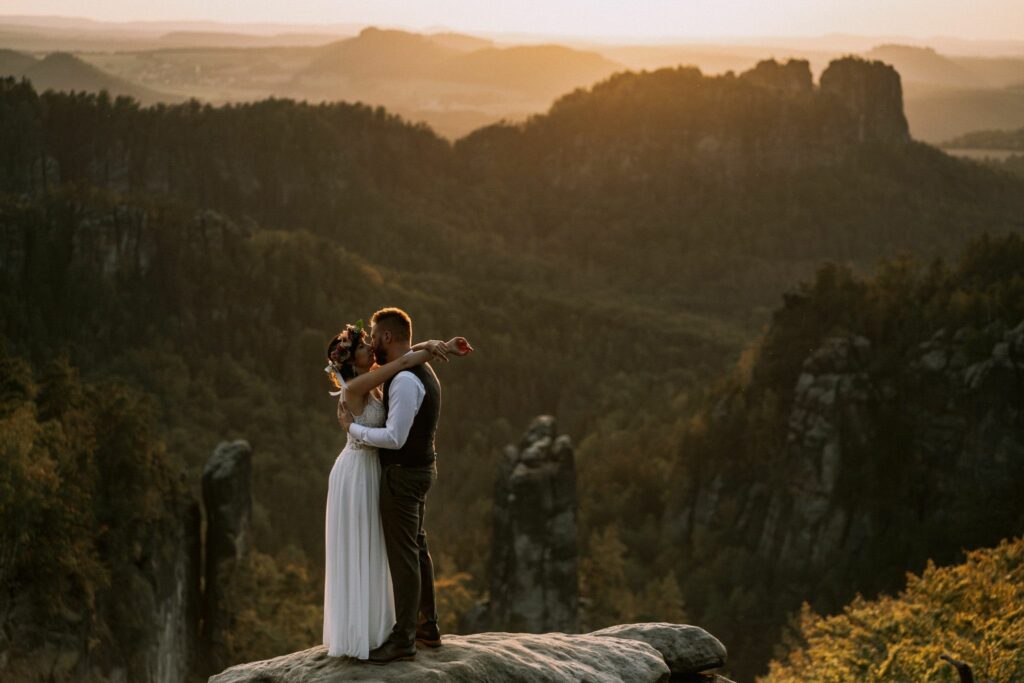 golden hour sesja ślubna